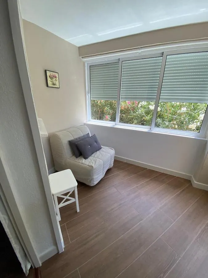Precioso apartamento junto a playa y con piscina. Málaga